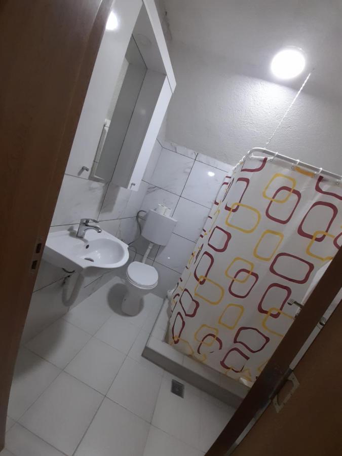 Vuthaj Breti'S Guesthouse מראה חיצוני תמונה